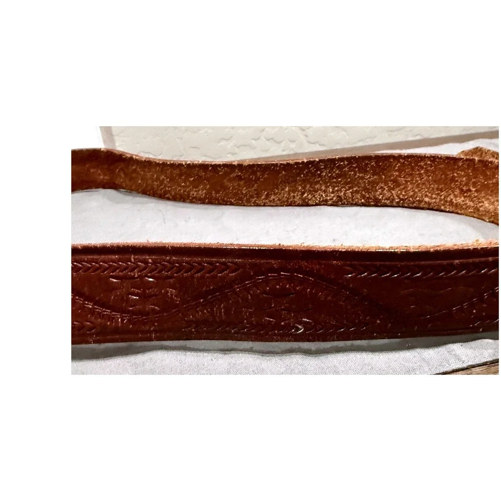 Vintage Mens Brown Tooled Leather Western Belt Horseshoe Buckle 53 Inch Long